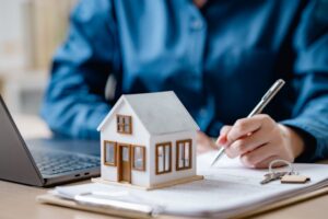who is responsible for paying property taxes when owner dies