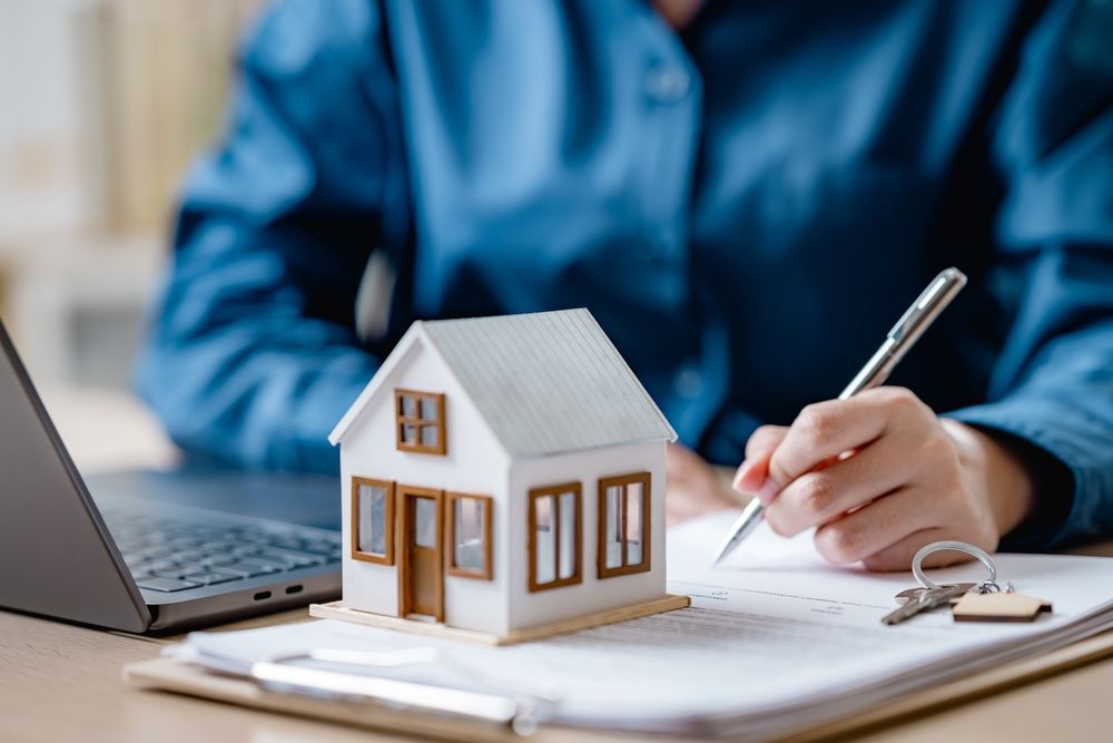 who is responsible for paying property taxes when owner dies